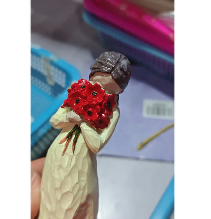 Home Girl Resin Statue Decoration