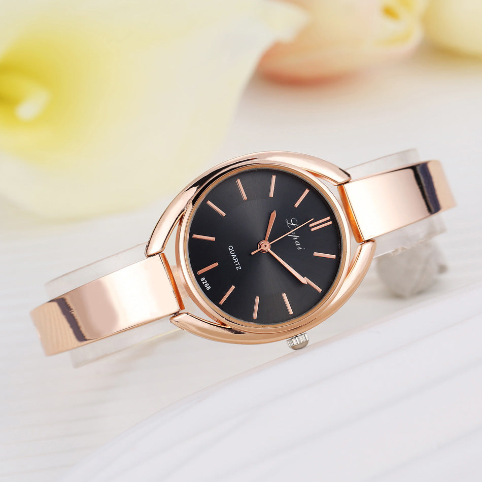Fashionable alloy quartz watch with drill
