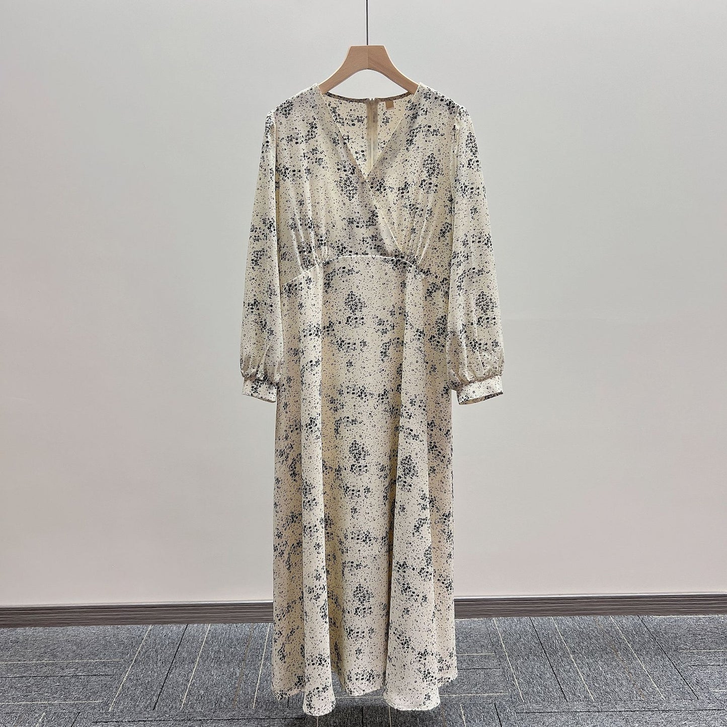 Elegant V Neck Printed Puff Sleeves High Waist Slim Long Dress